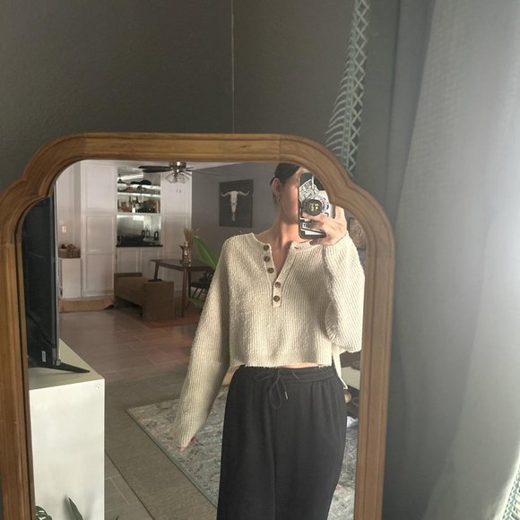 Urban Outfitters Sweater - Picture 2 of 4